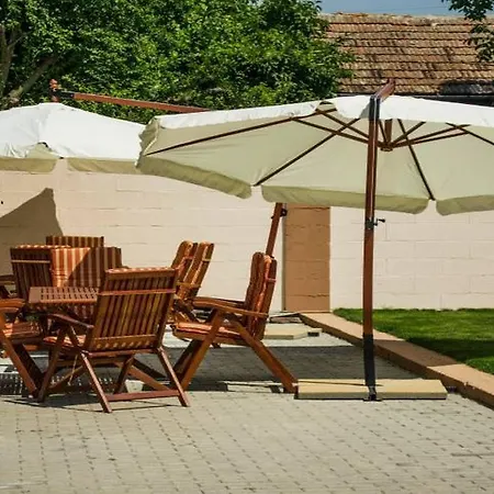 Готель Oxford By Timhotels