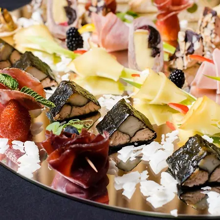 ホテル Oxford By Timhotels ティミショアラ