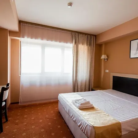 Oxford By Timhotels Готель Тімішоара