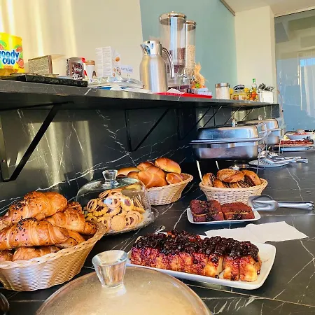 ホテル Oxford By Timhotels ティミショアラ