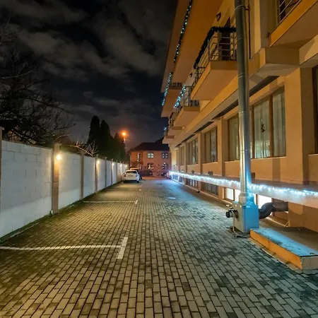 Oxford By Timhotels Готель Тімішоара