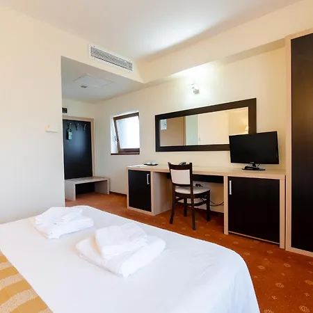 Oxford By Timhotels ホテル ティミショアラ