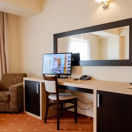 ホテル Oxford By Timhotels ティミショアラ