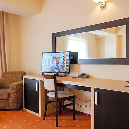 Oxford By Timhotels فندق