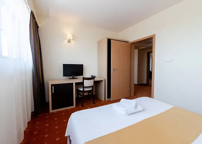 Oxford By Timhotels מלון