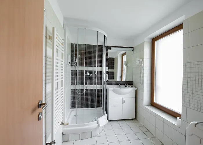 Oxford By Timhotels فندق