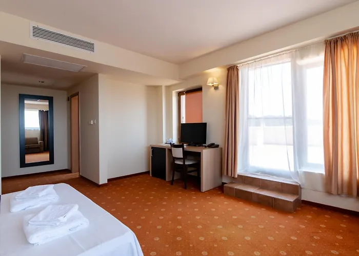 Oxford By Timhotels فندق